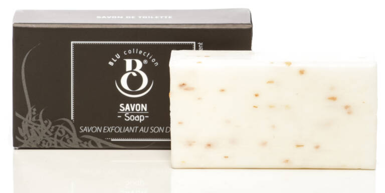 Savon Exfoliant aux grains de son de blé 30gr - Emballage en carton noir minimaliste. Carton écologique & recyclable